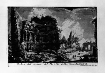 Vue de la ruine du péristyle de la maison Néronienne